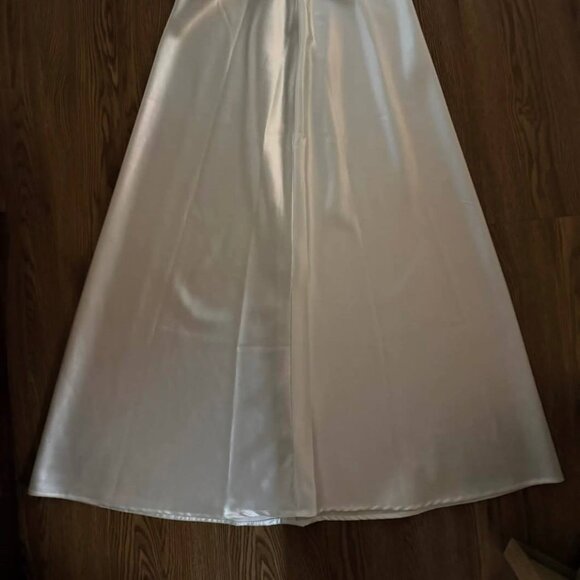 White Satin Long Skirt - Picture 2 of 5